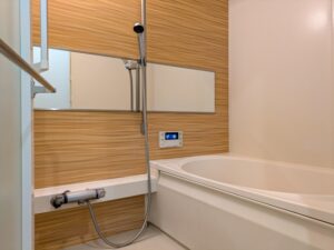 浴室のシャワー水栓交換は自分でできる？費用やコツを解説