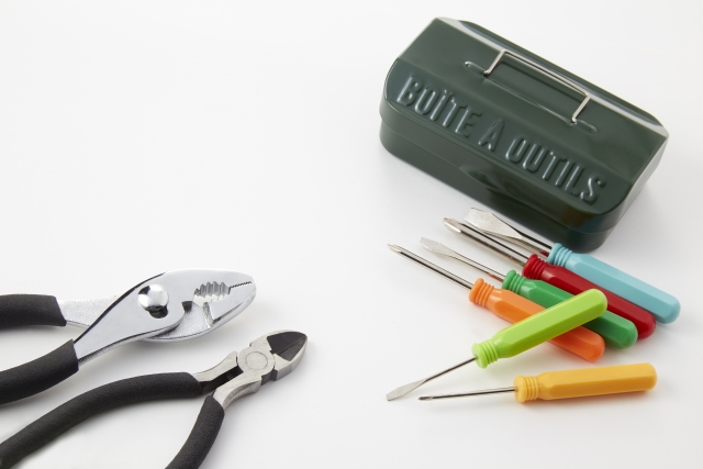 ボタンやリモコンが反応しない場合に確認したい箇所と自分でできる修理方法