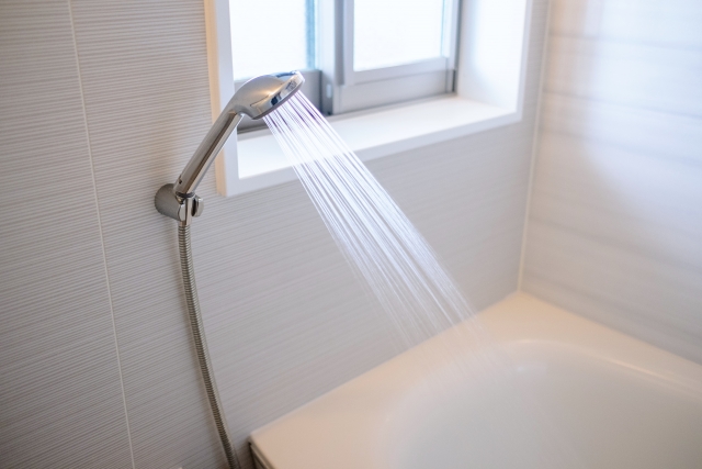 シャワーホースが外れた時の応急処置と交換手順