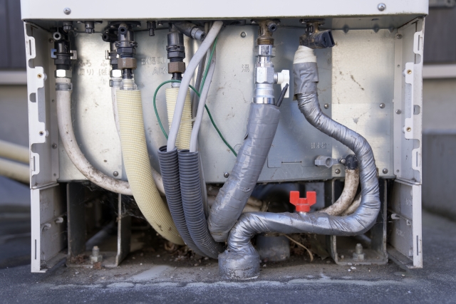 エコキュート接続部の水漏れ徹底解説!原因と修理・予防策