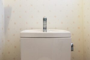 トイレレバーが空回り！自分で直す簡単な修理方法とは